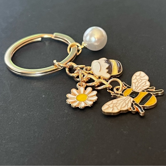 Bee and Honeypot Keychain Bag Charm - Picture 4 of 7
